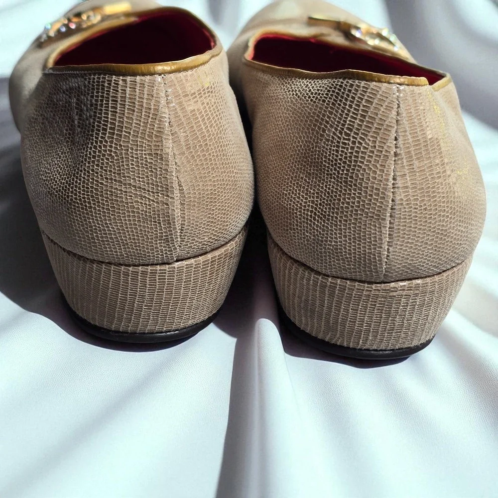Amalfi by Rangoni Wedge Pumps Woman 8M Tan Heart Rhinestone Detail Made in Italy